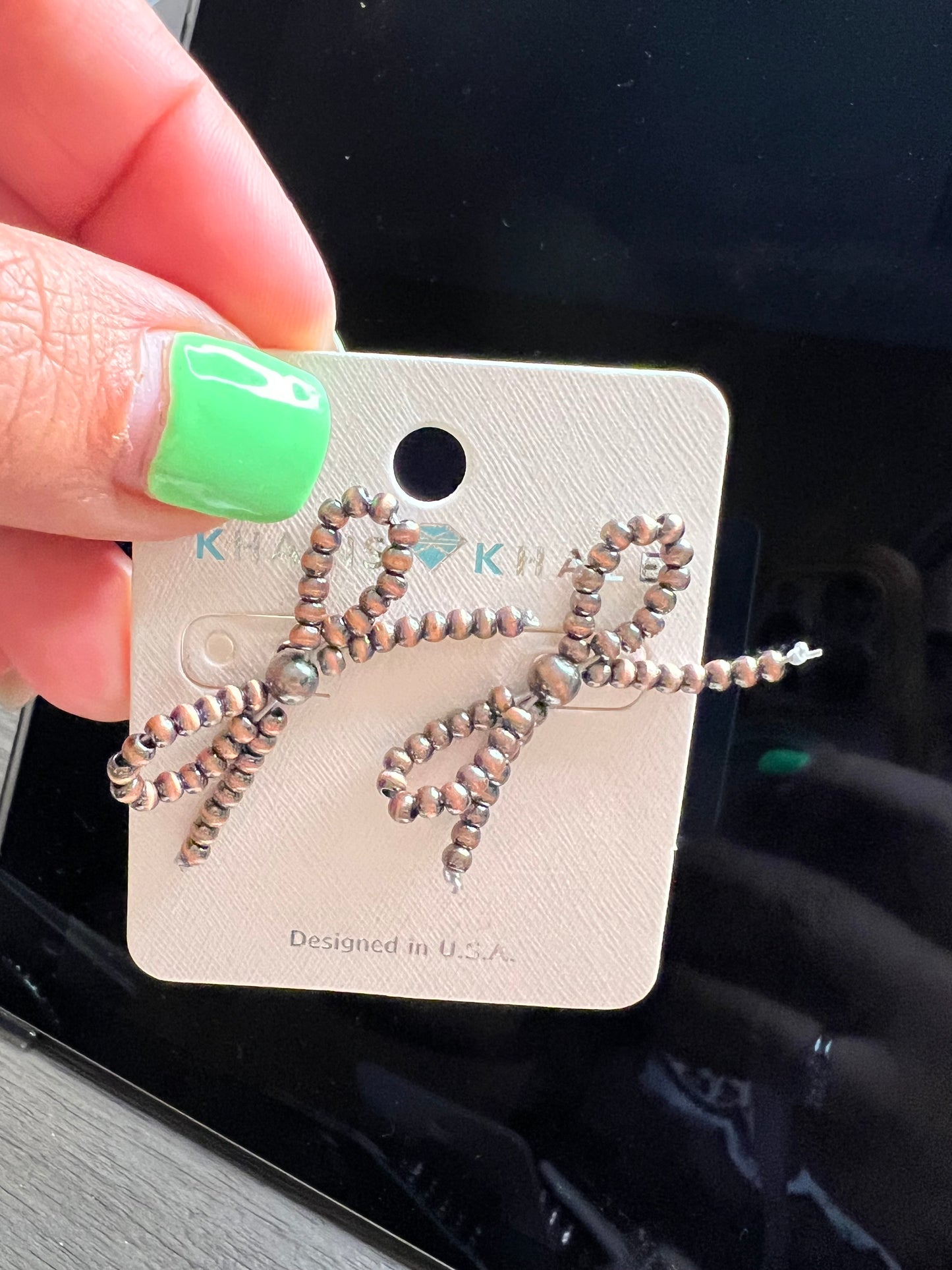 Bow stud earrings