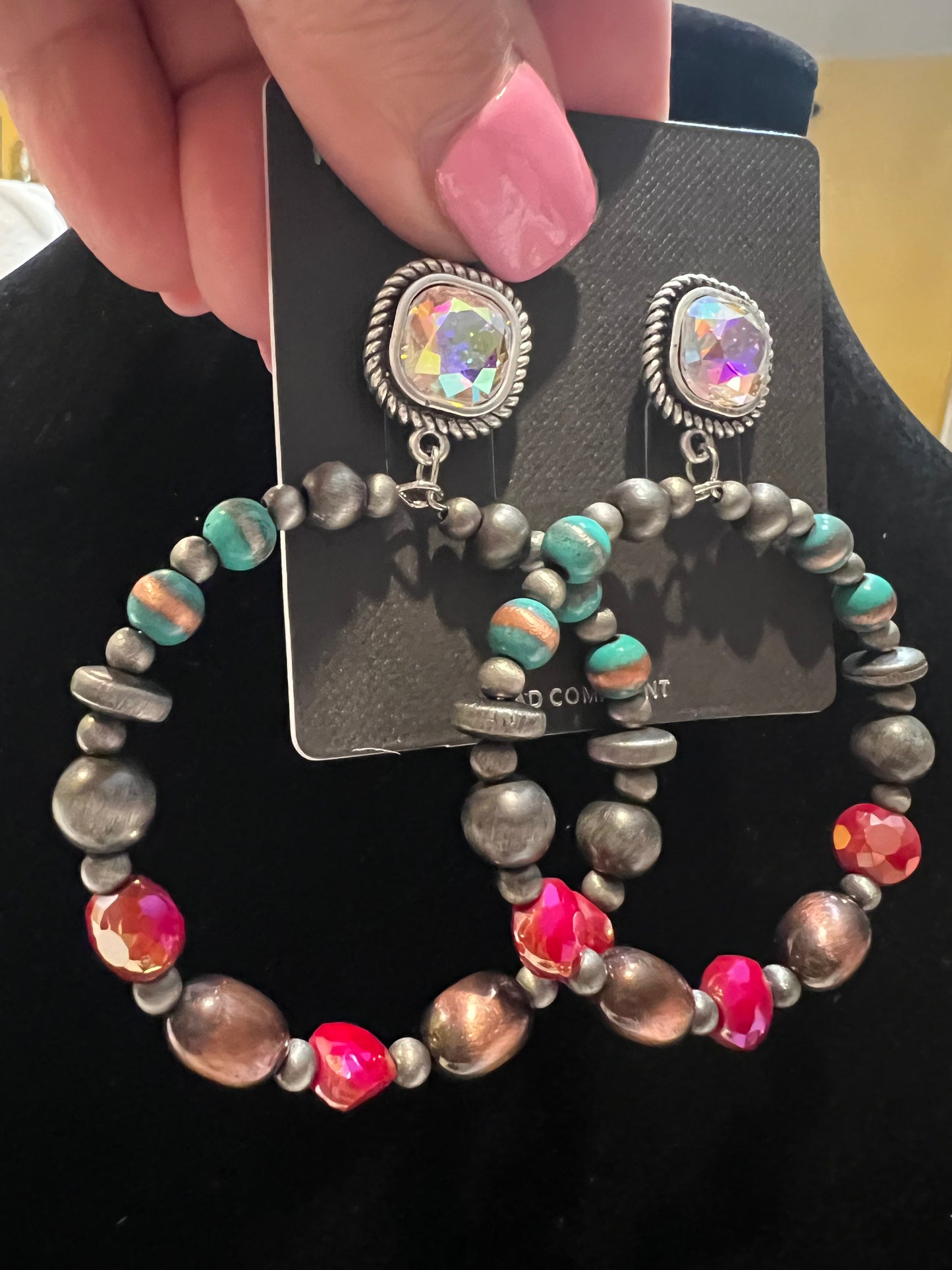 GORGEOUS Beaded earrings