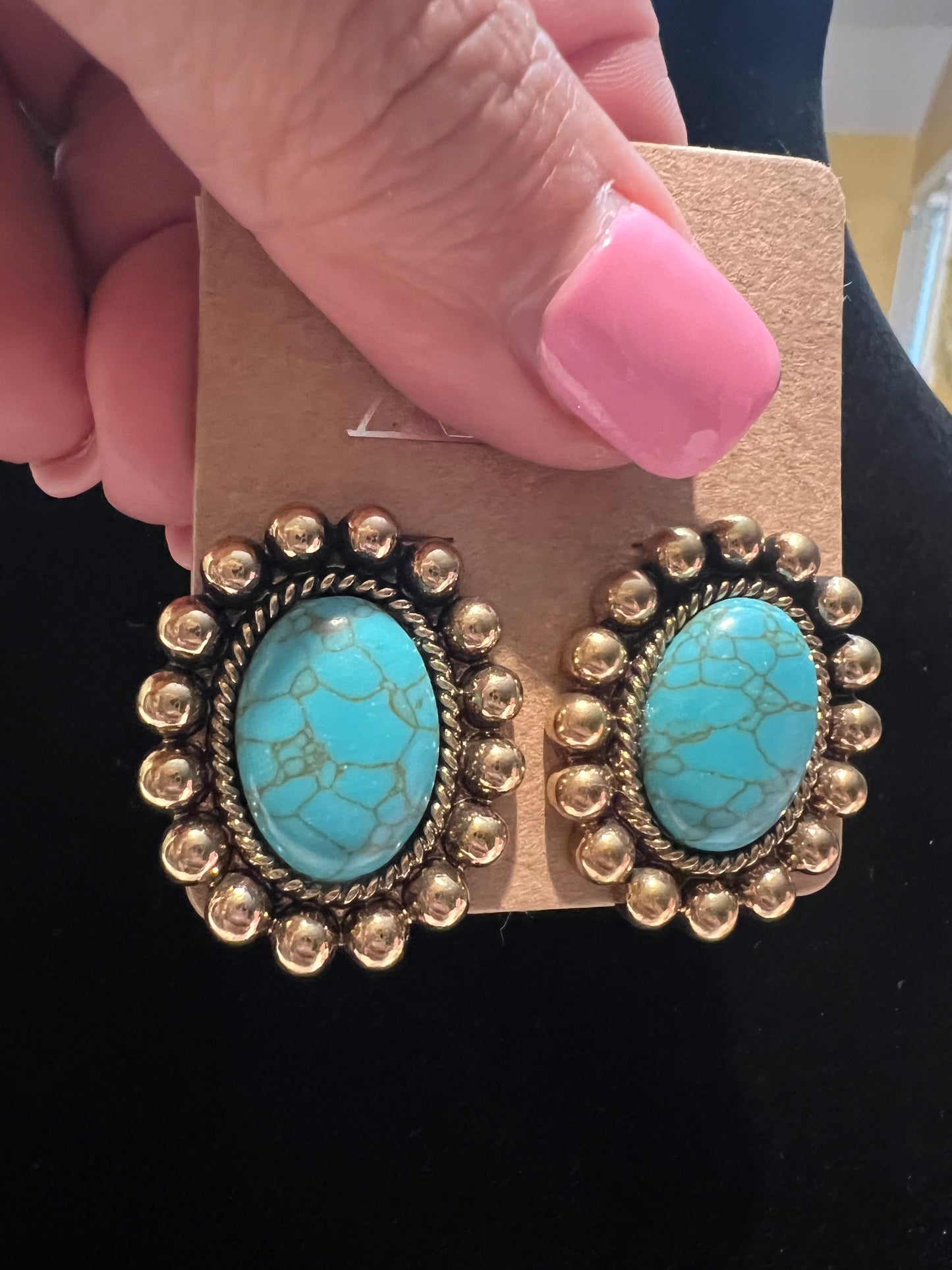 GORGEOUS GOLD AND TURQUOISE STONE OVAL EARRINGS