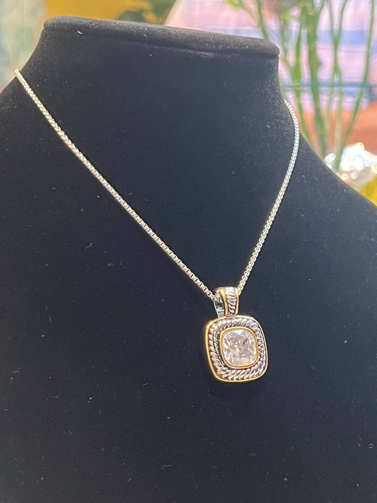 Beautiful beautiful Siler and Gold with clear like diamond