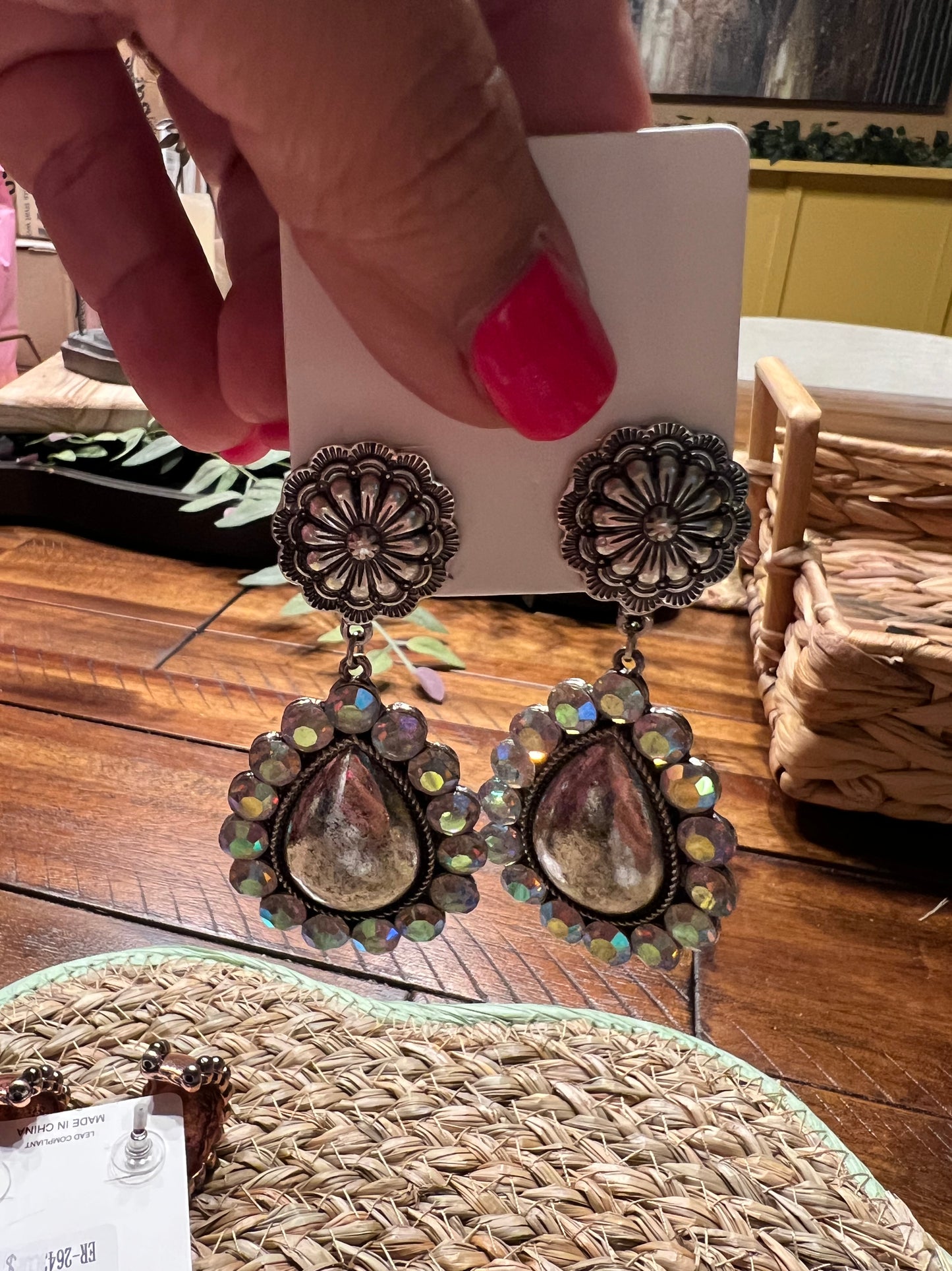 Tear drop silver earrings
