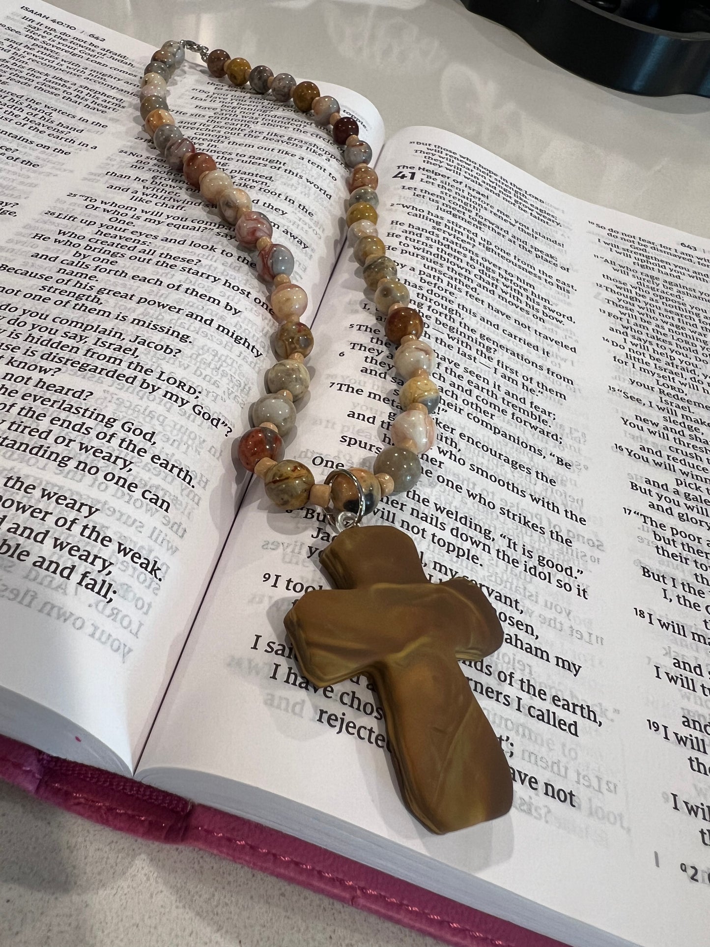 The Grace that never fades, even as seasons change Necklace