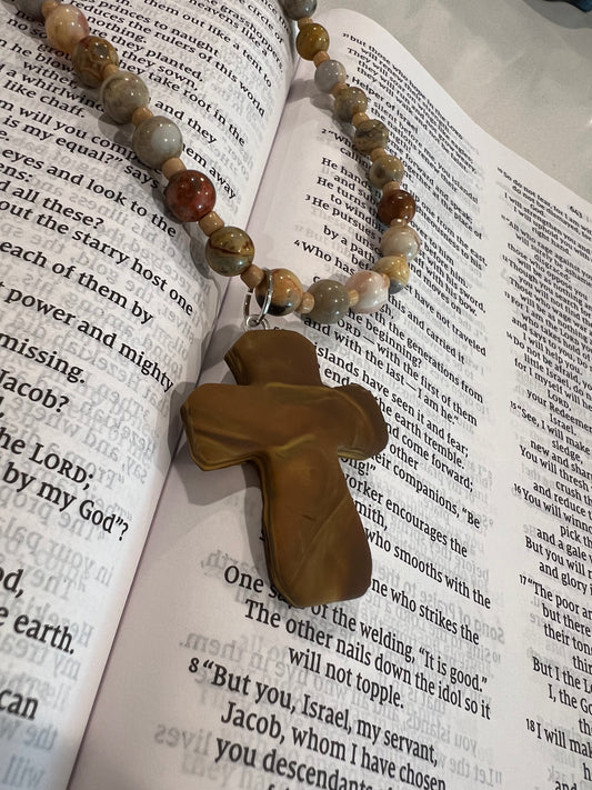 The Grace that never fades, even as seasons change Necklace