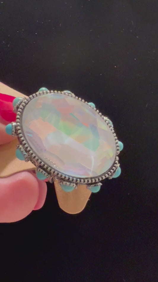 Beautiful beautiful stone ring with turquoise lining