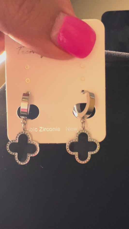 BLACK CLOVER EARRINGS