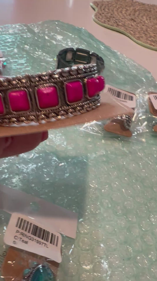 Beautiful Hot Pink Bracelet - stretch